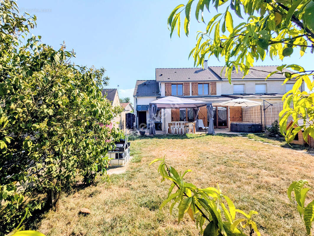 Villeneuve sur Aisne : Maison 2019 - 3 chambres - garage + dépendances - photo 10