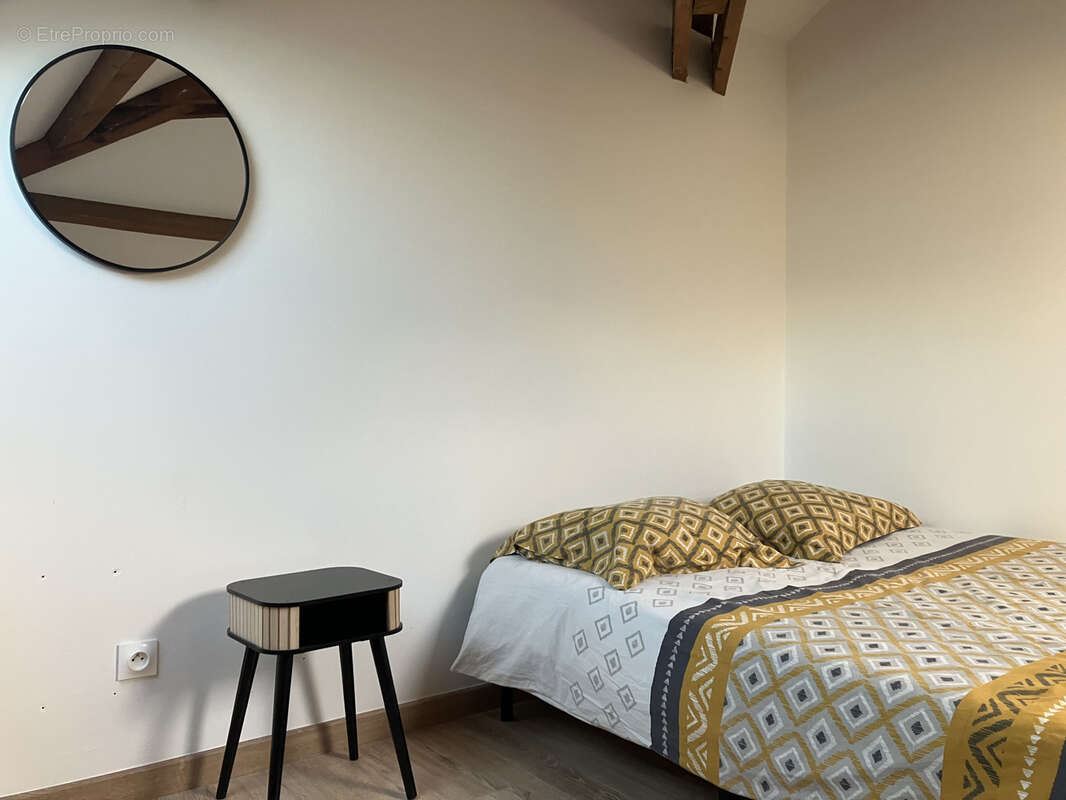 Appartement à SAINT-GENIS-LES-OLLIERES