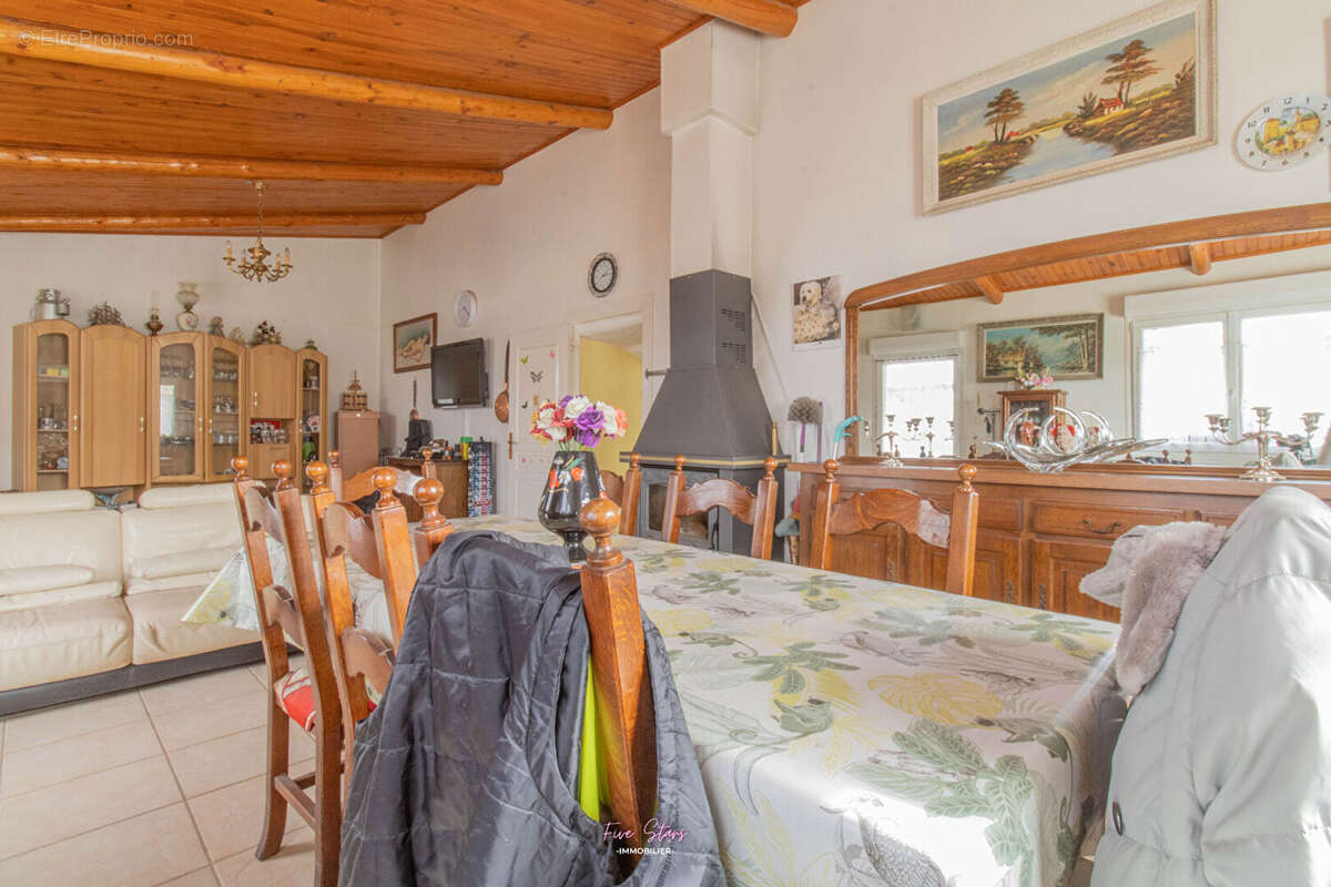 Maison à FONTAINES-SAINT-CLAIR
