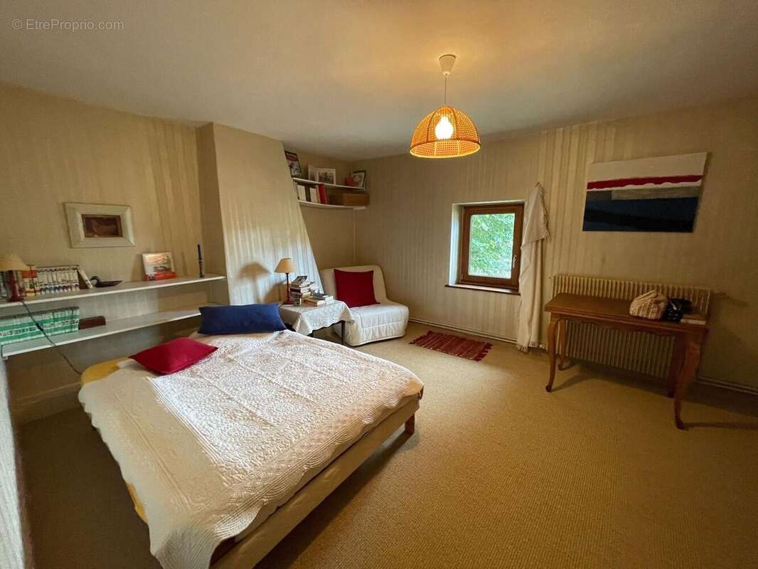 Maison 200 m² à Saint-Gervais-Sur-Roubion  - photo 9