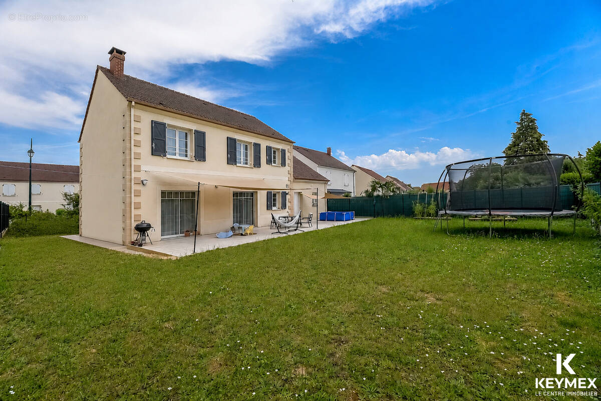 Maison à LE MESNIL-EN-THELLE