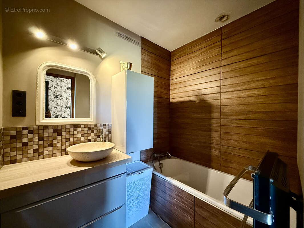 Maison à SAINT-THIBERY