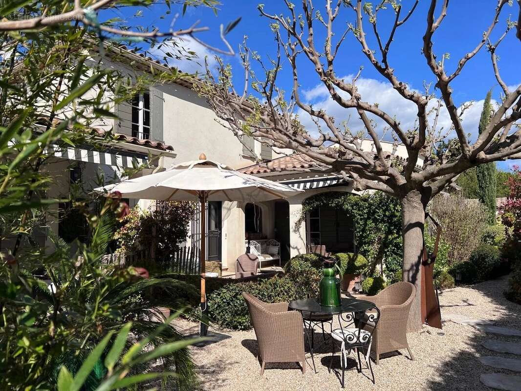 Maison à MAUSSANE-LES-ALPILLES