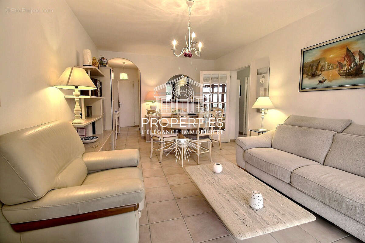 Appartement à BORMES-LES-MIMOSAS