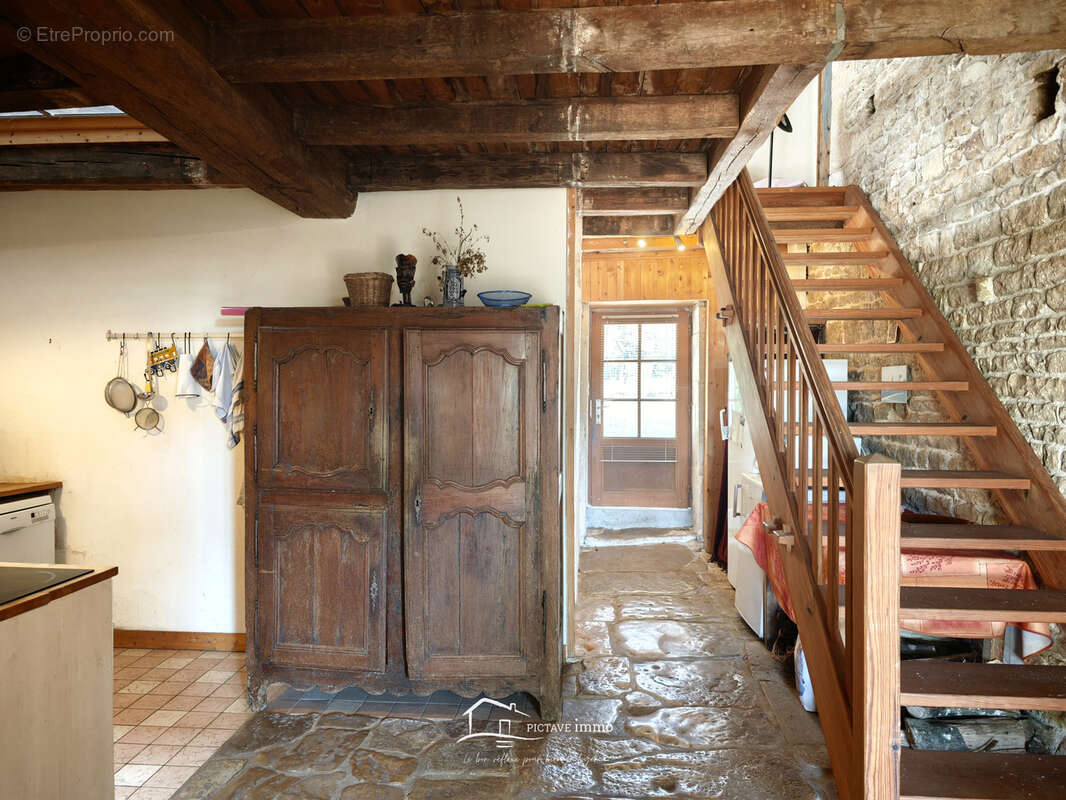 Maison authentique avec dependances - photo 2