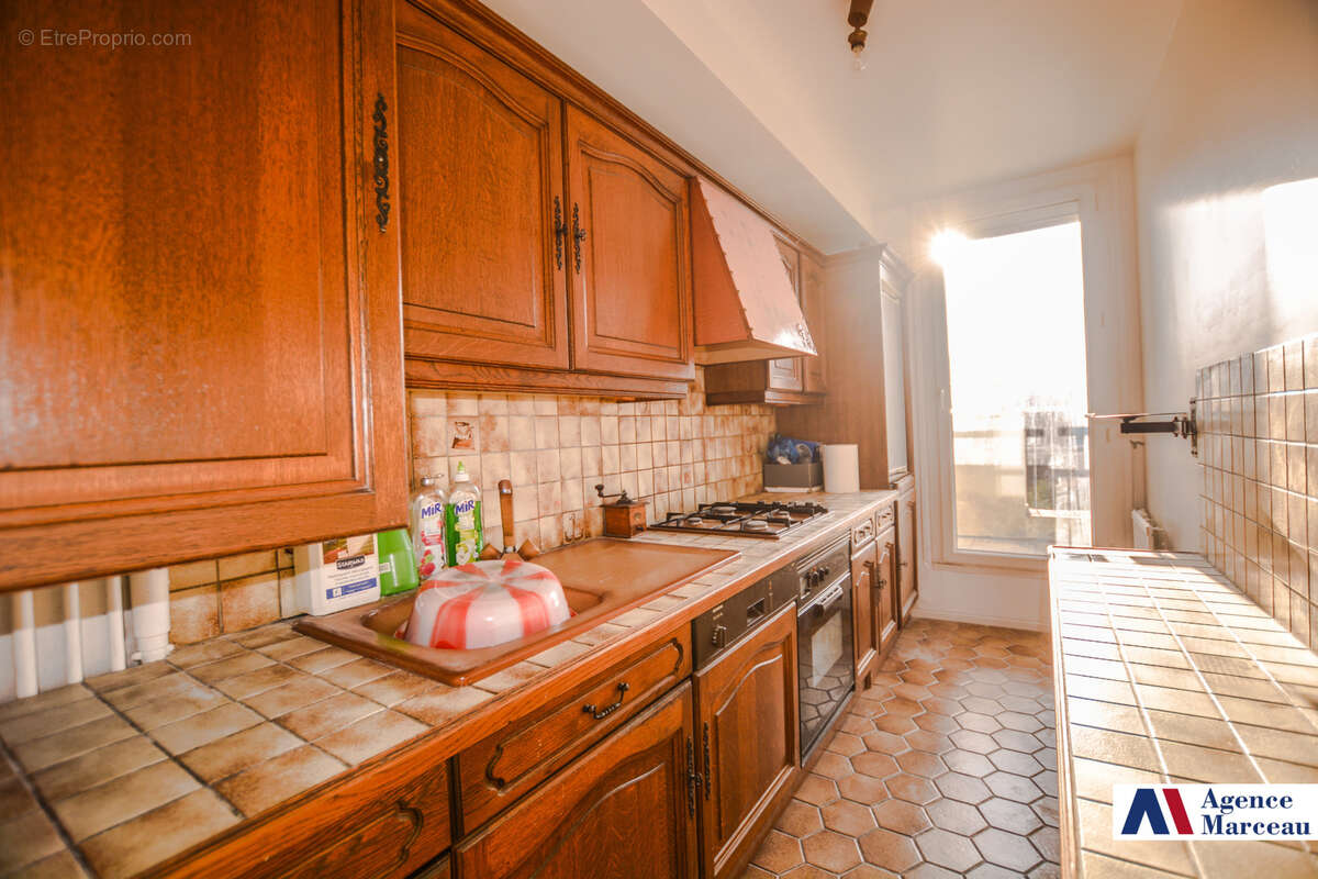 Appartement à COURBEVOIE
