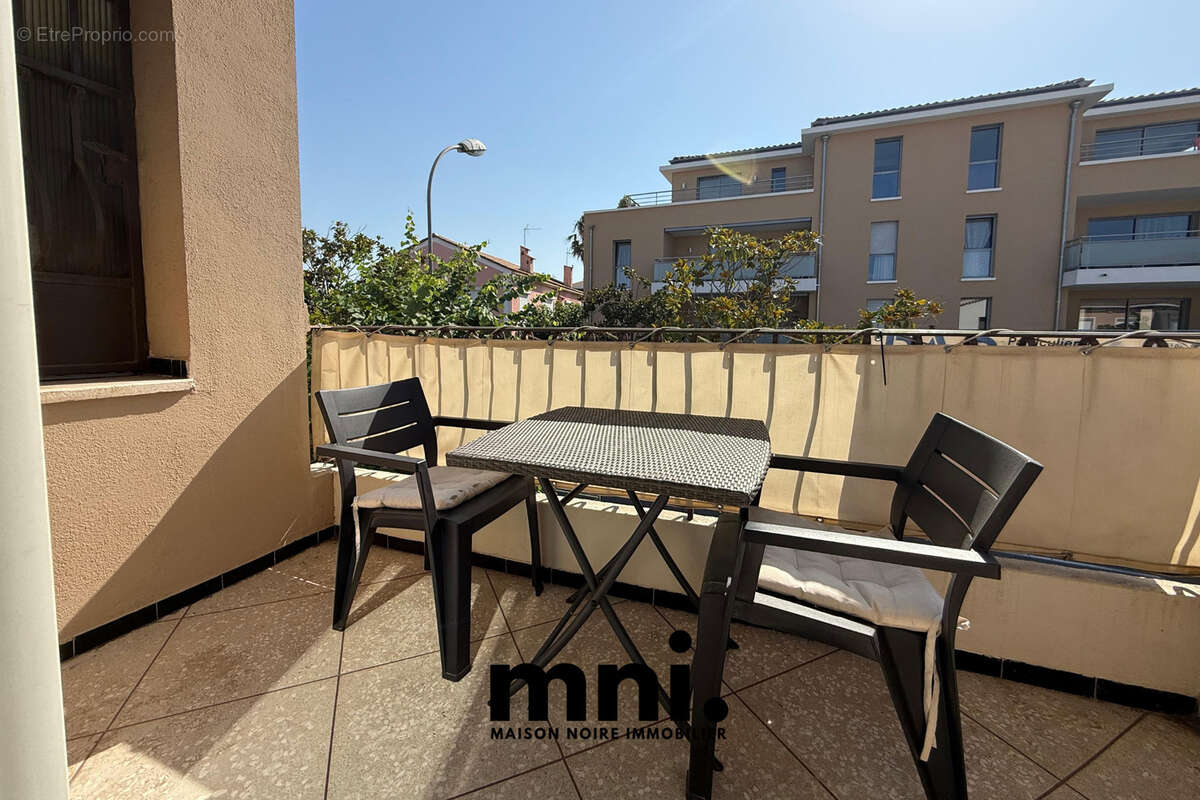 Appartement T2 dernier étage   Centre-ville de Sanary-sur-Mer - photo 4