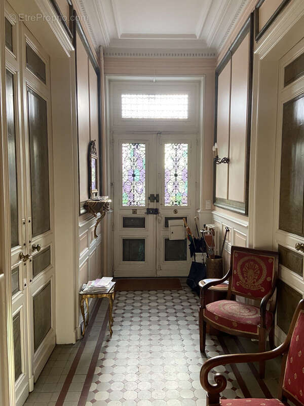Maison 7 pièces avec jardin centre-ville - photo 2