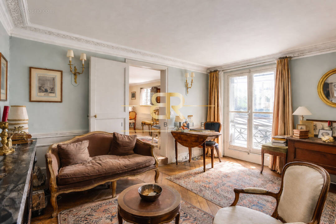 Appartement à PARIS-2E