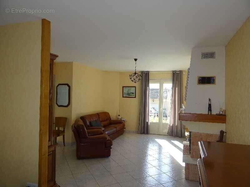 Maison à SAINT-JUNIEN