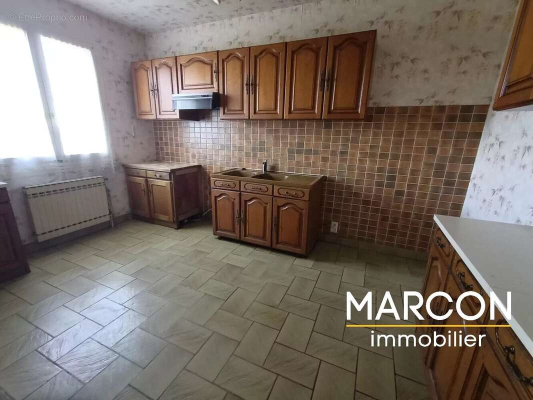 Maison à SAINT-MARC-A-FRONGIER