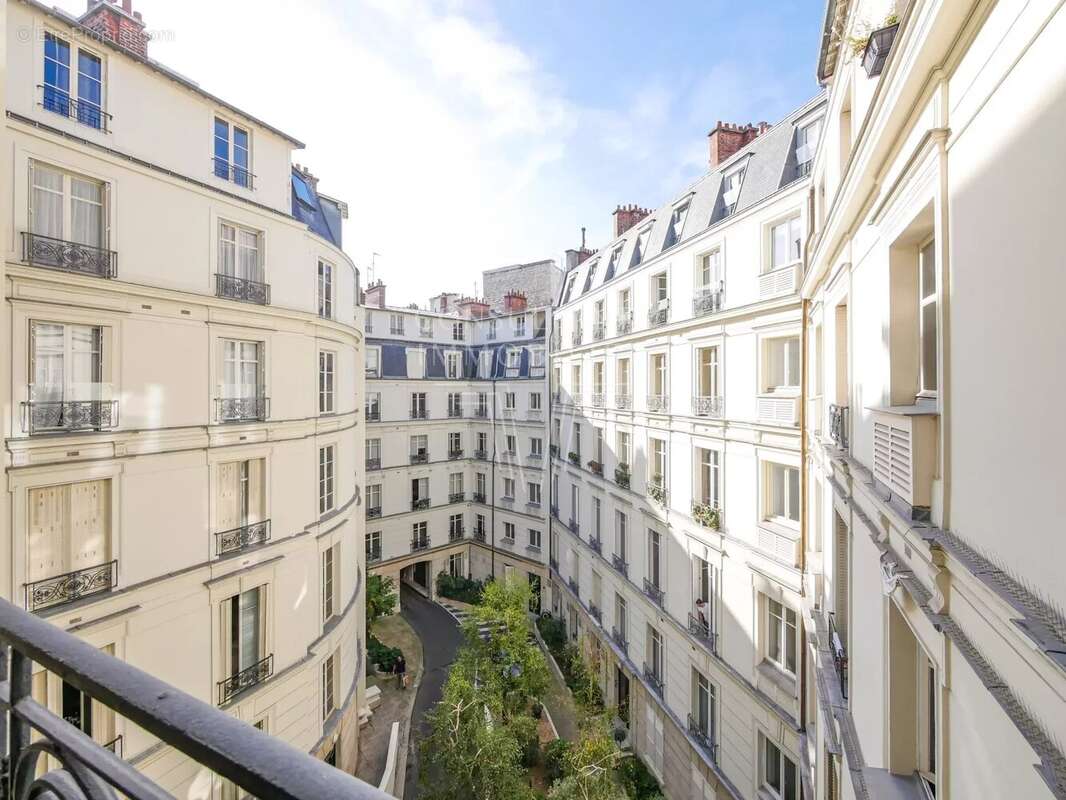 Appartement à PARIS-17E