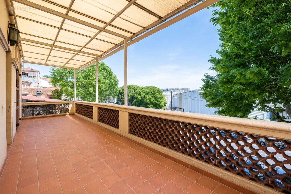 Appartement à MARSEILLE-16E