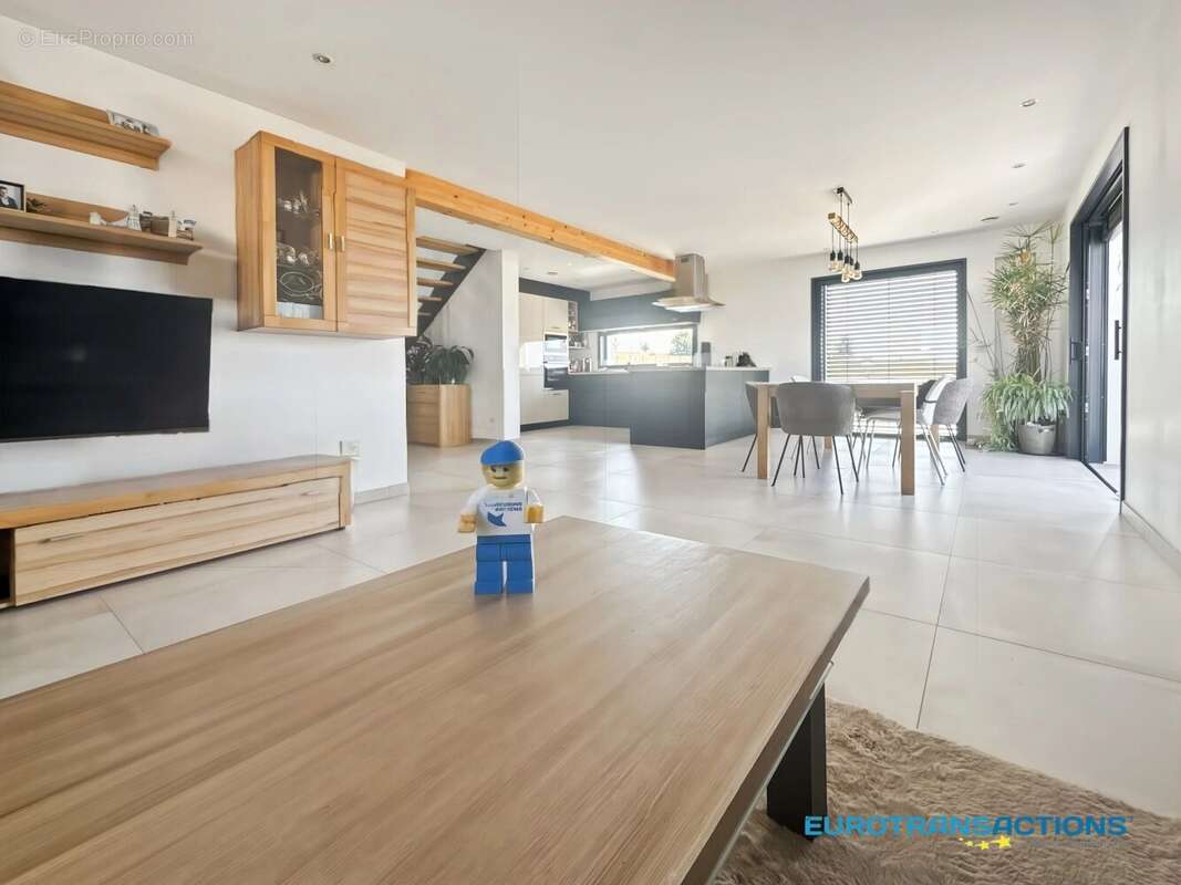 Maison contemporaine de 130 m² – Prestations haut de gamme – Impasse au calme – Vue dégagée sur les champs - photo 2