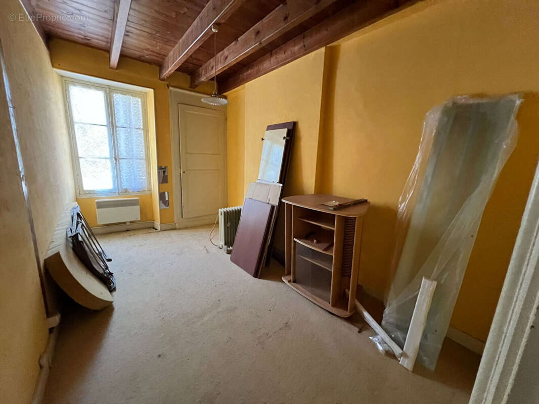Maison 83 m² à Saint-Sauvant  - photo 6
