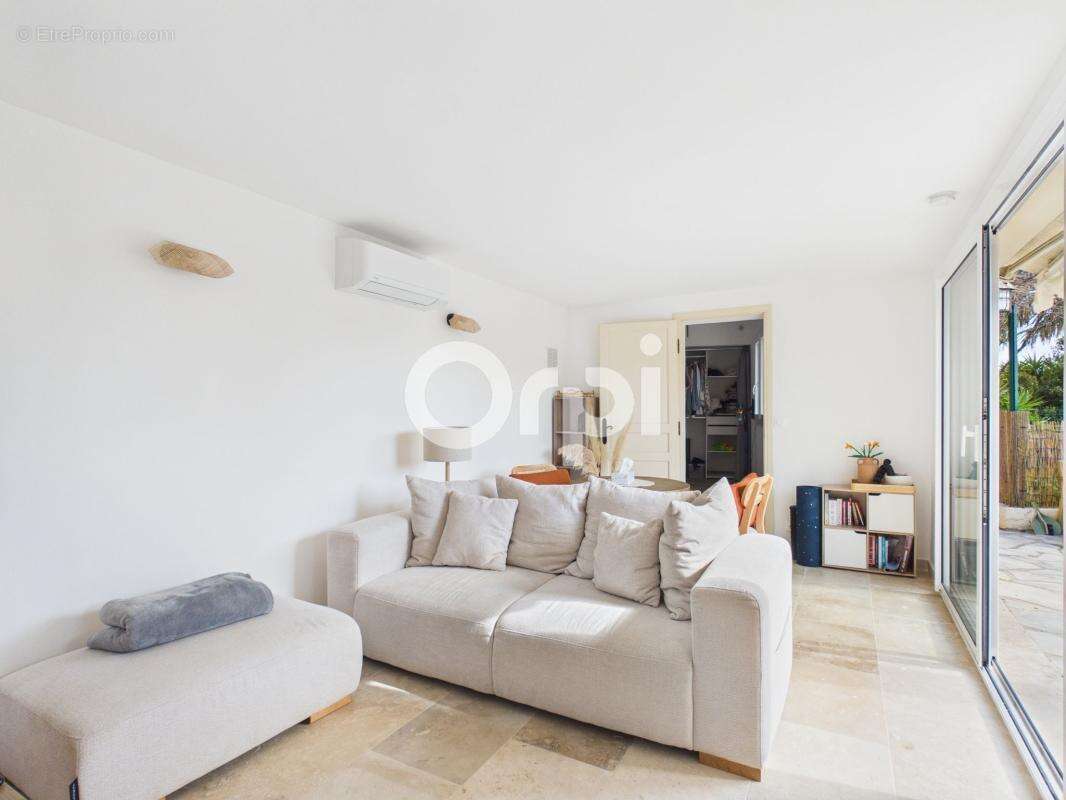 Appartement à MANDELIEU-LA-NAPOULE