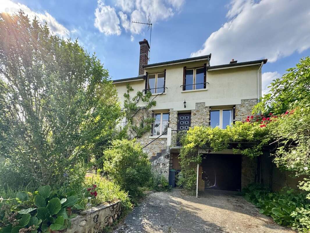 Maison à VERRIERES-LE-BUISSON