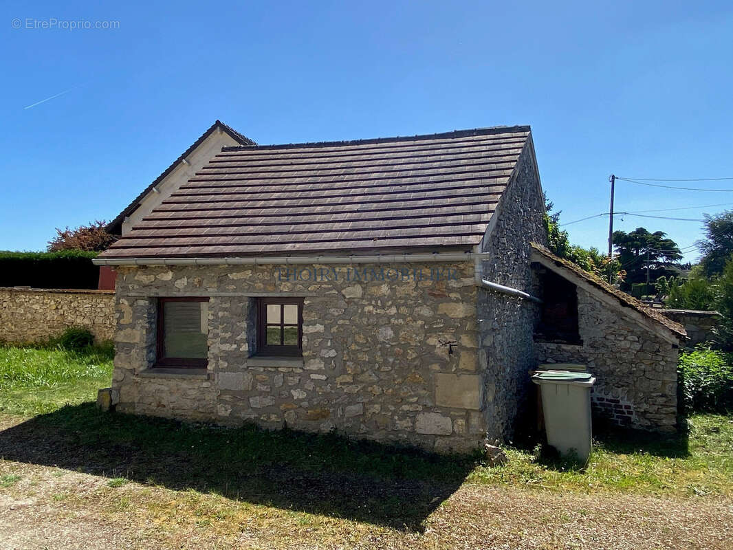 Maison à THOIRY