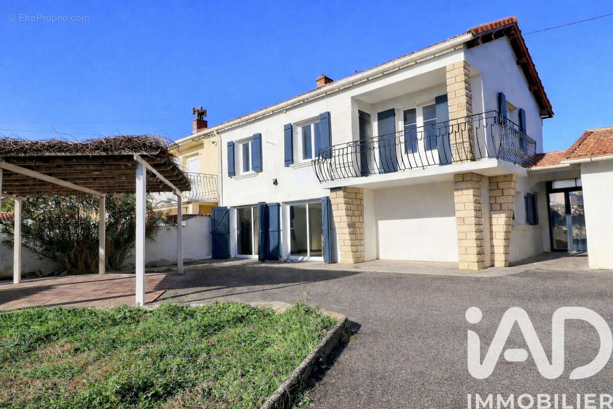 Photo 2 - Maison à SORGUES