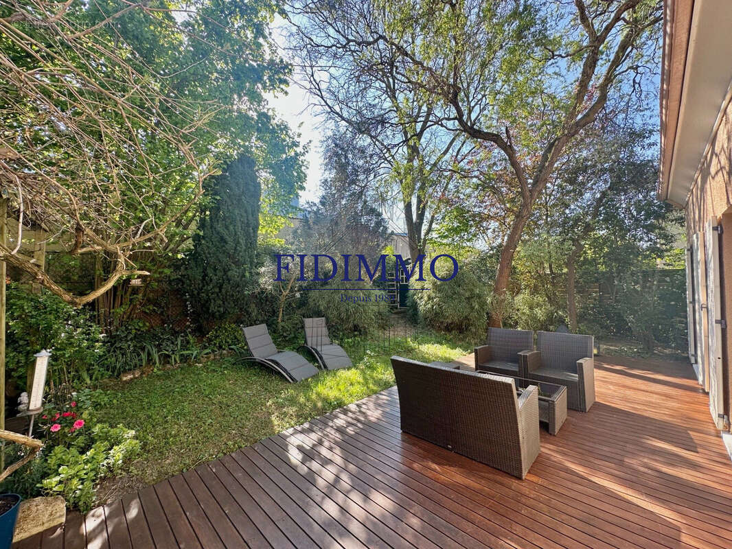 Maison à CHENNEVIERES-SUR-MARNE