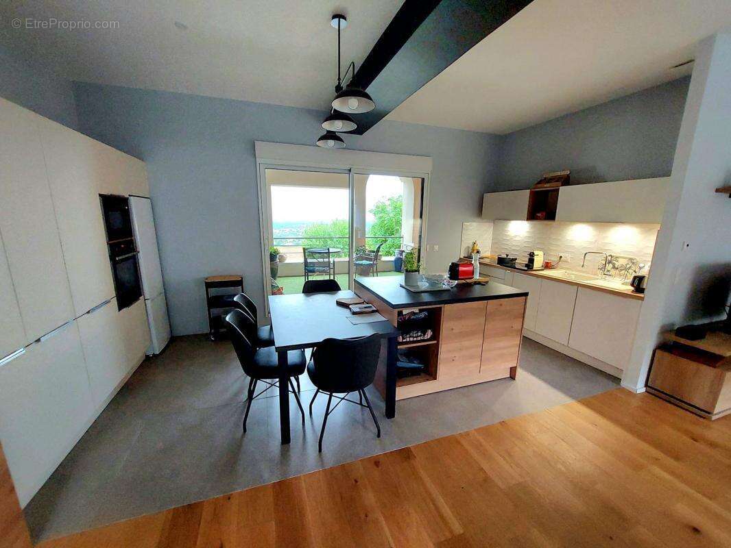 Appartement à MORNANT