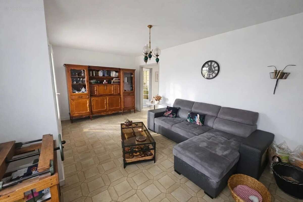 Commerce à GARDANNE