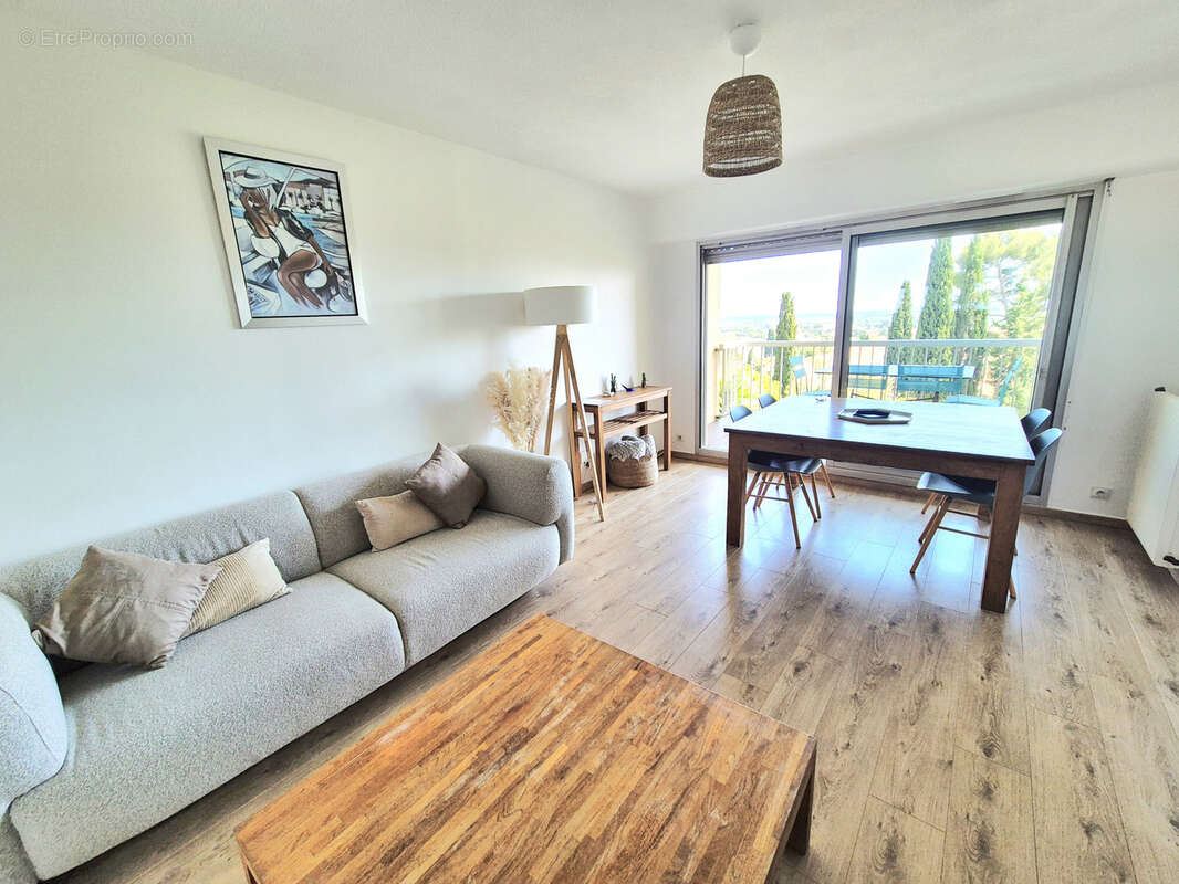Appartement à HYERES