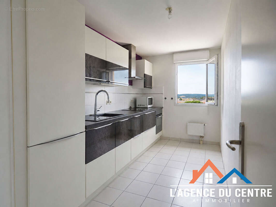 Appartement à CHANTELOUP-LES-VIGNES
