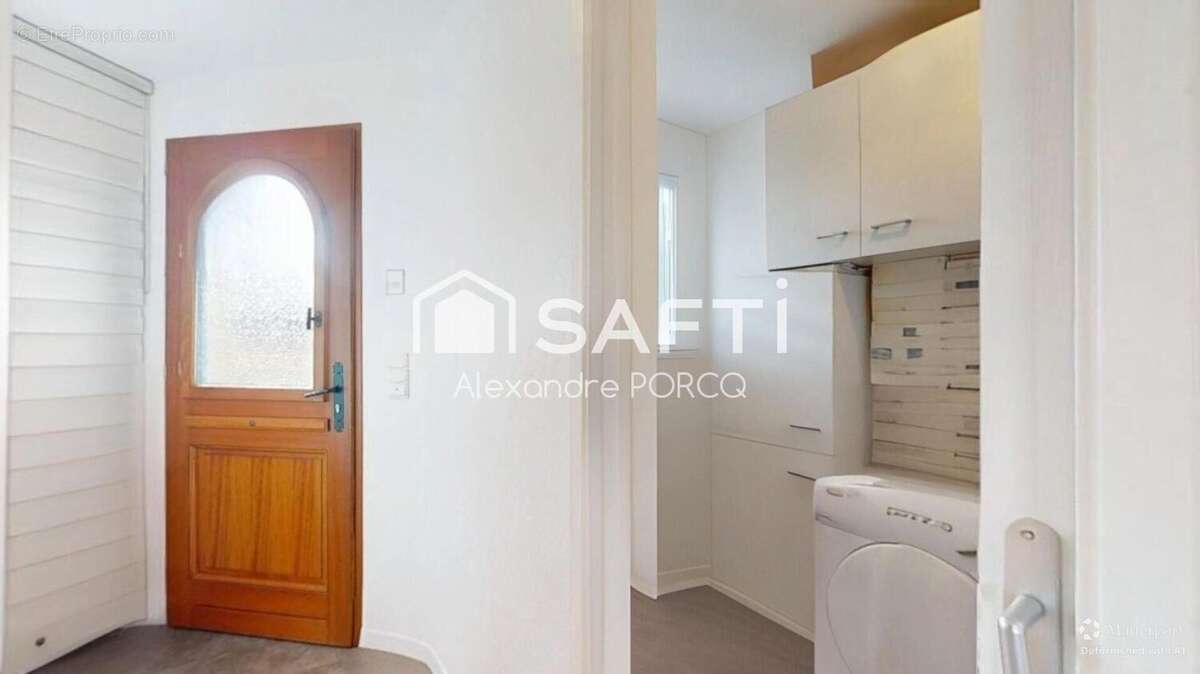 Maison 144 m² à Bayas  - photo 7