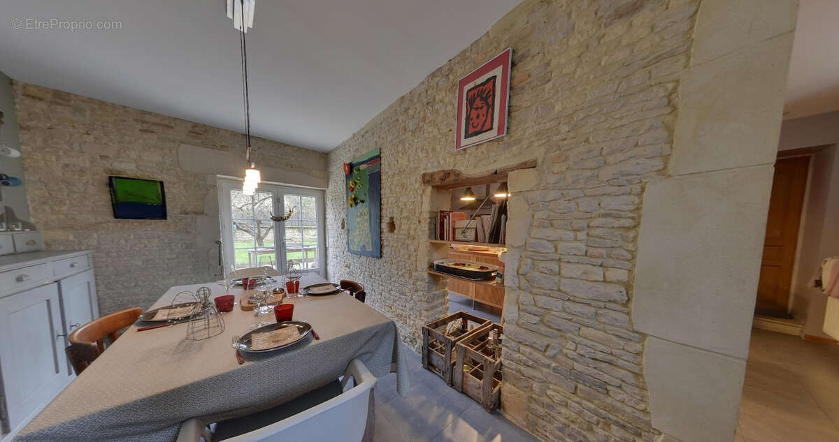 Maison à MEZIDON-CANON