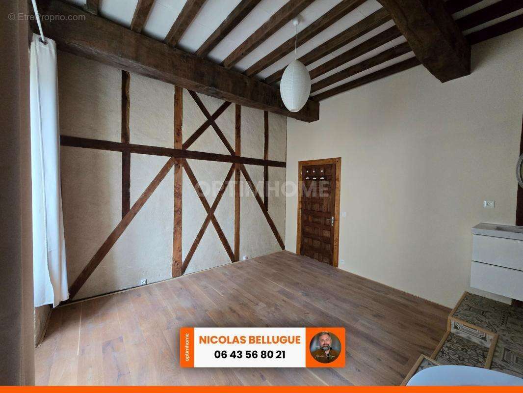 Maison de caractère rénovée au cœur d’un village historique - photo 3