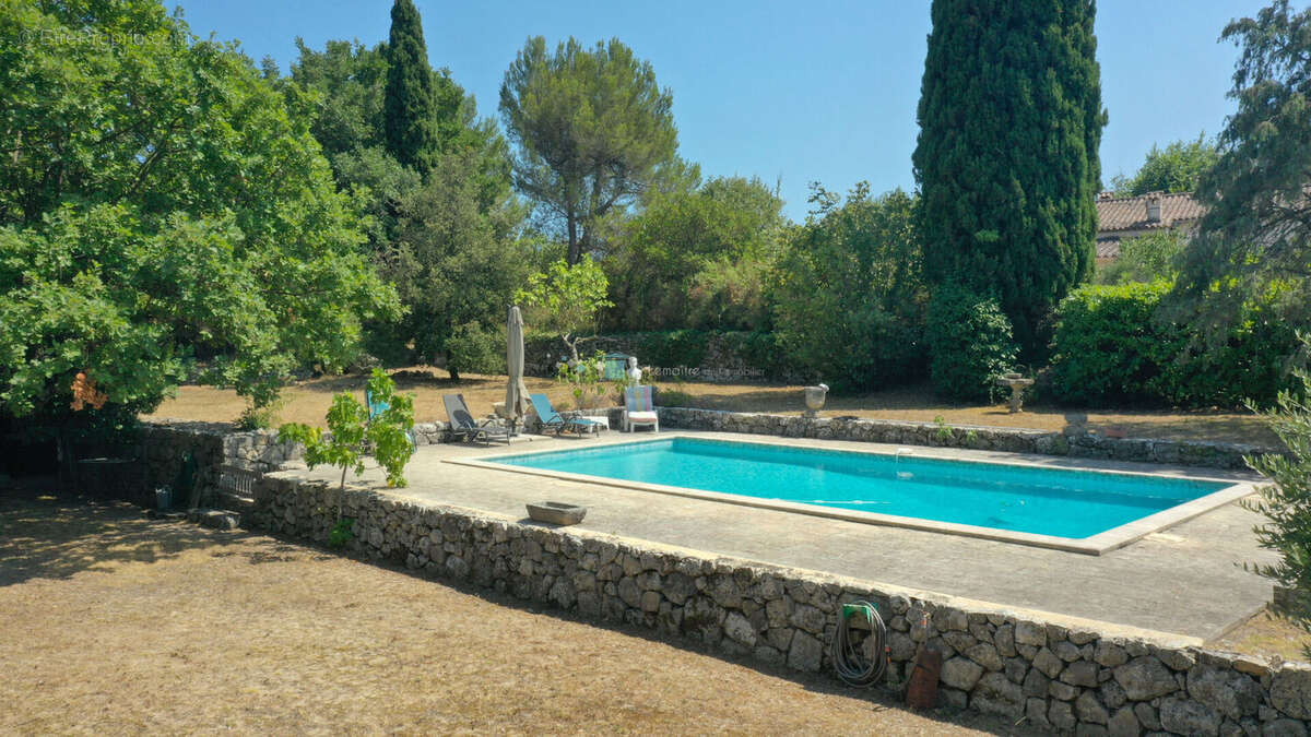 Maison Peymeinade Type Mas provençal avec piscine et terrain de 3190 m² - photo 4