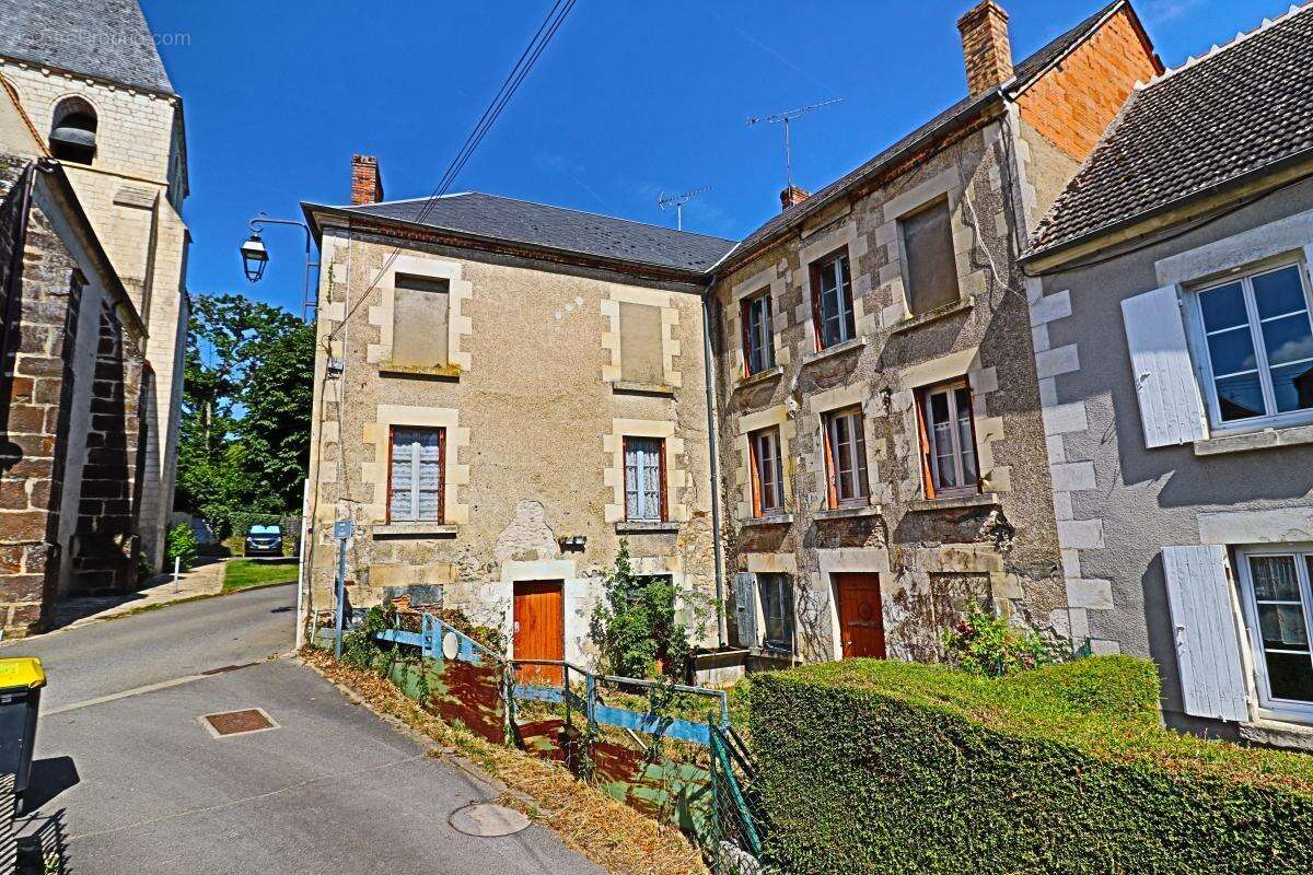 Maison à SURY-EN-VAUX