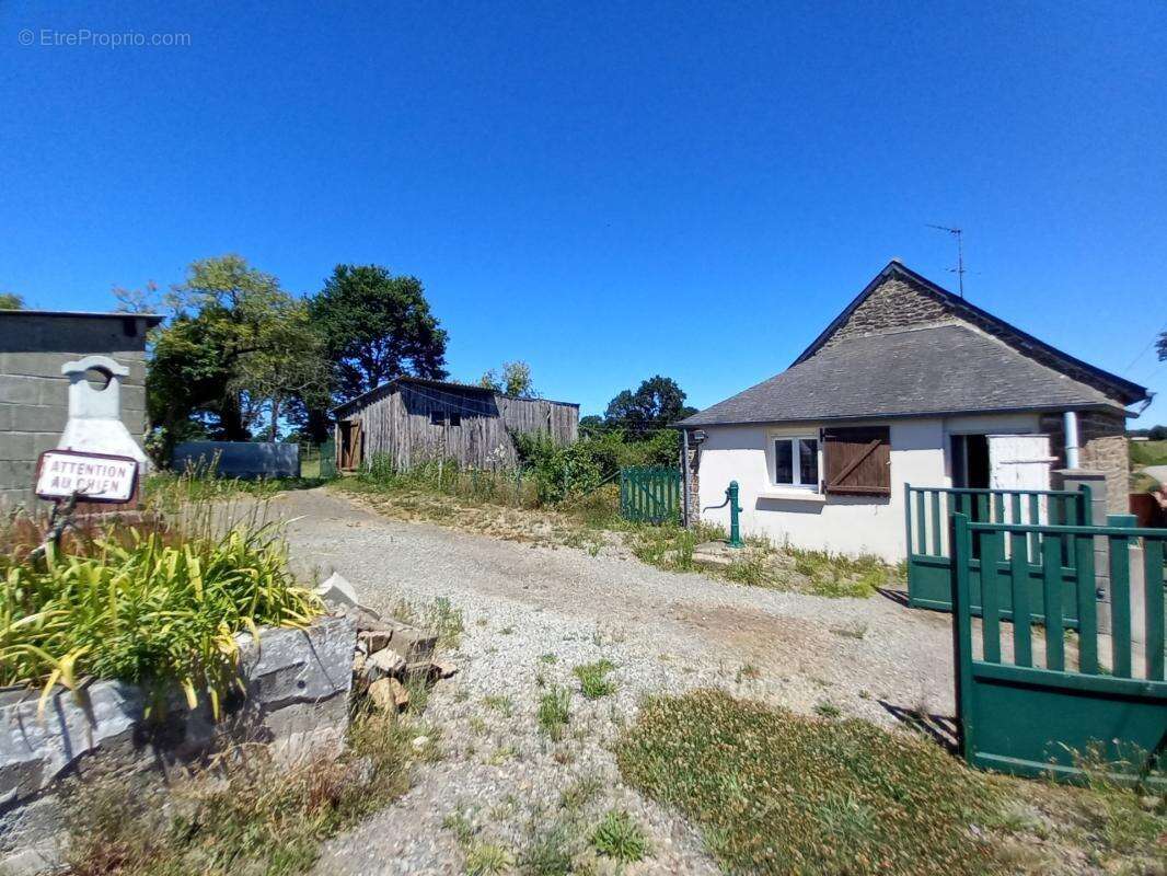 Fermette à rénover sur près de 2 hectares – Idéal projet de vie à la campagne (MONTAUDIN -53) - photo 2