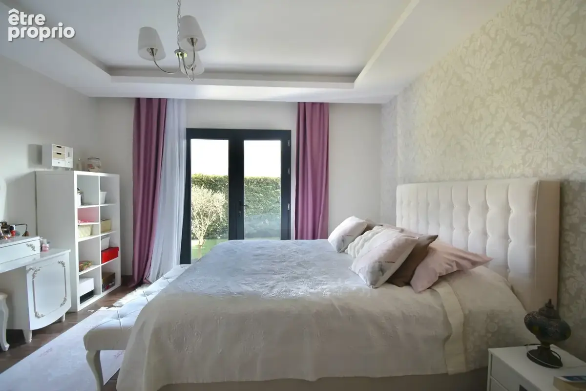 DARDILLY – Superbe villa contemporaine de 151 m² avec vue Mont Verdun - photo 8
