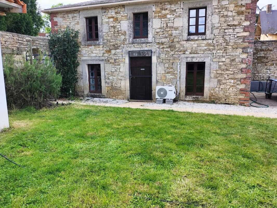 Élégant Château du XIXe siècle avec parc, piscine et maisons d’amis - photo 18