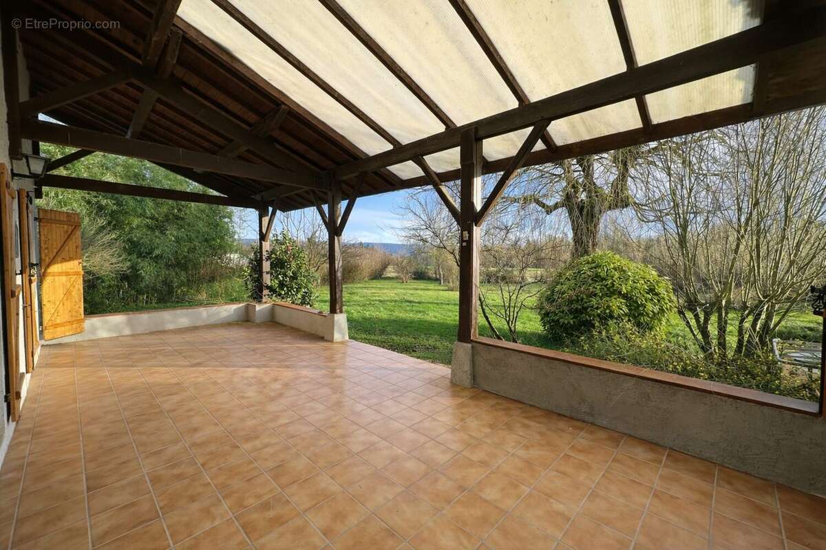 Maison à CONDAL