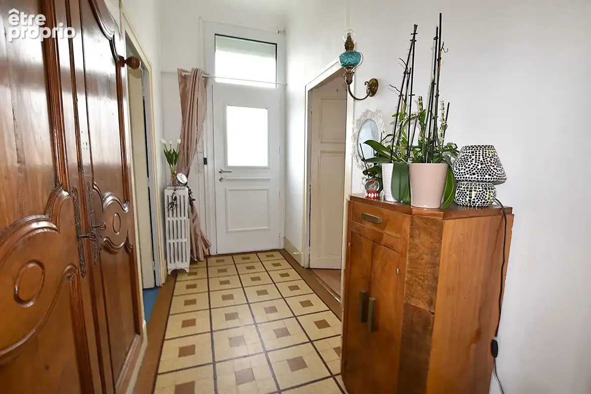 Maison de ville atypique avec terrasse, vue sur la besbre : - photo 7