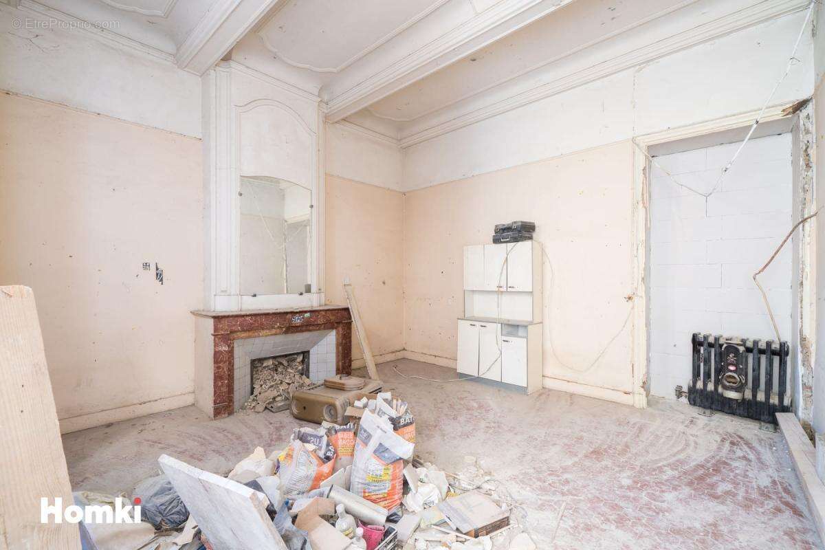 Appartement à BAGNOLS-SUR-CEZE