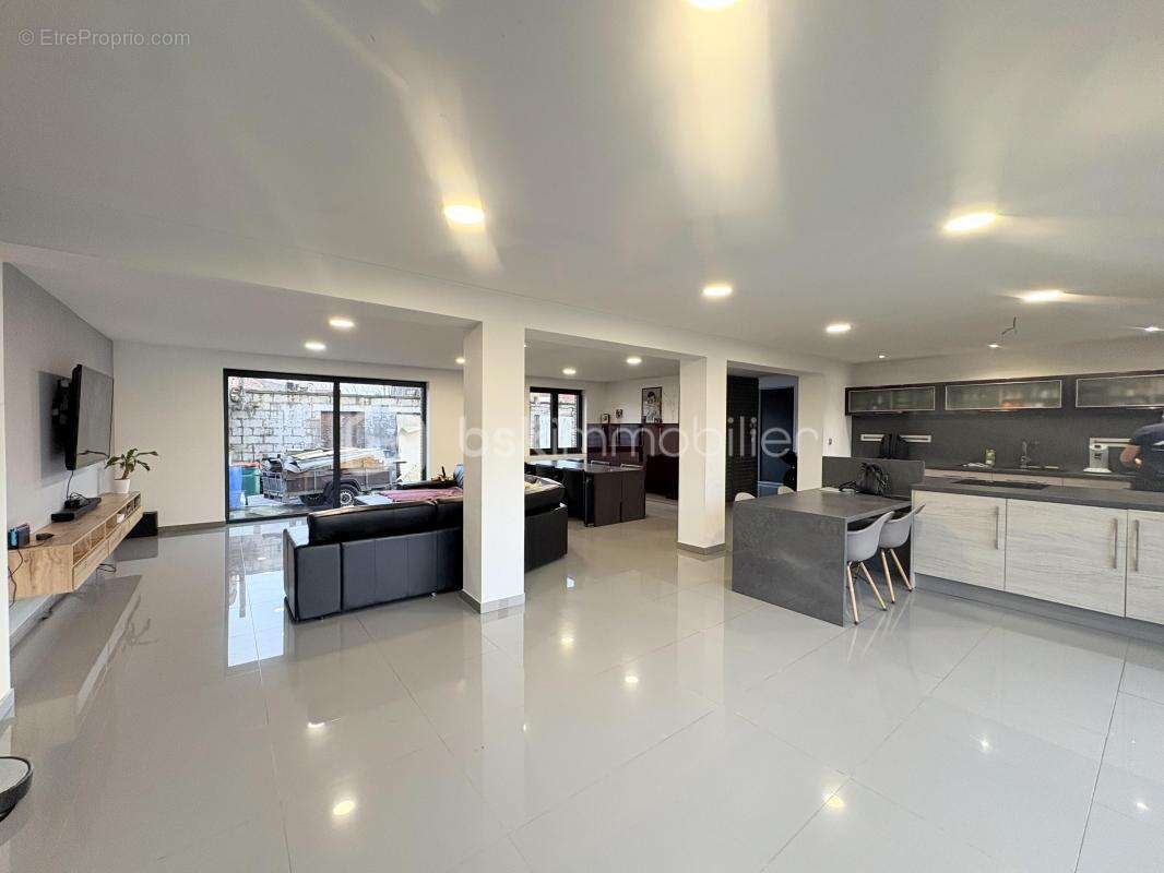 Maison à PECQUENCOURT