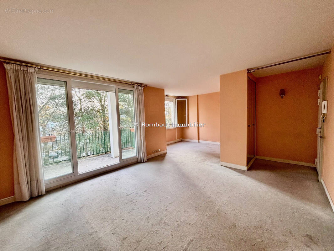 Appartement à LA CELLE-SAINT-CLOUD