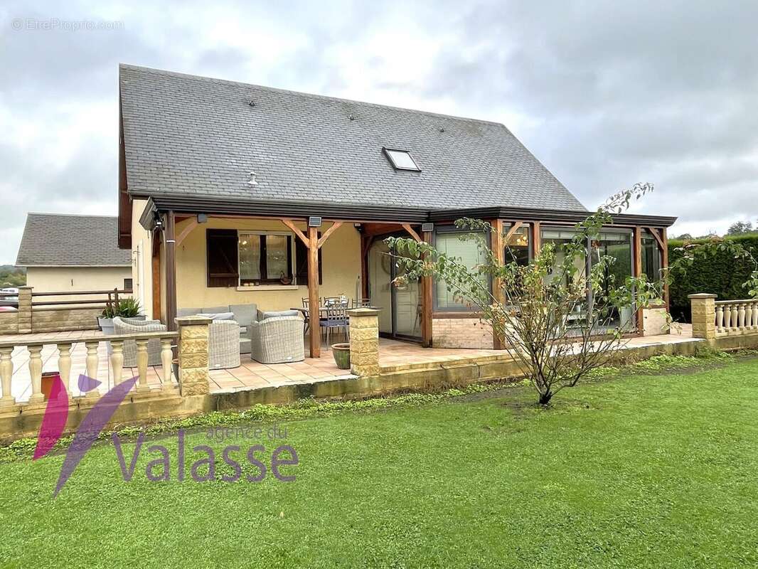 Maison à LILLEBONNE