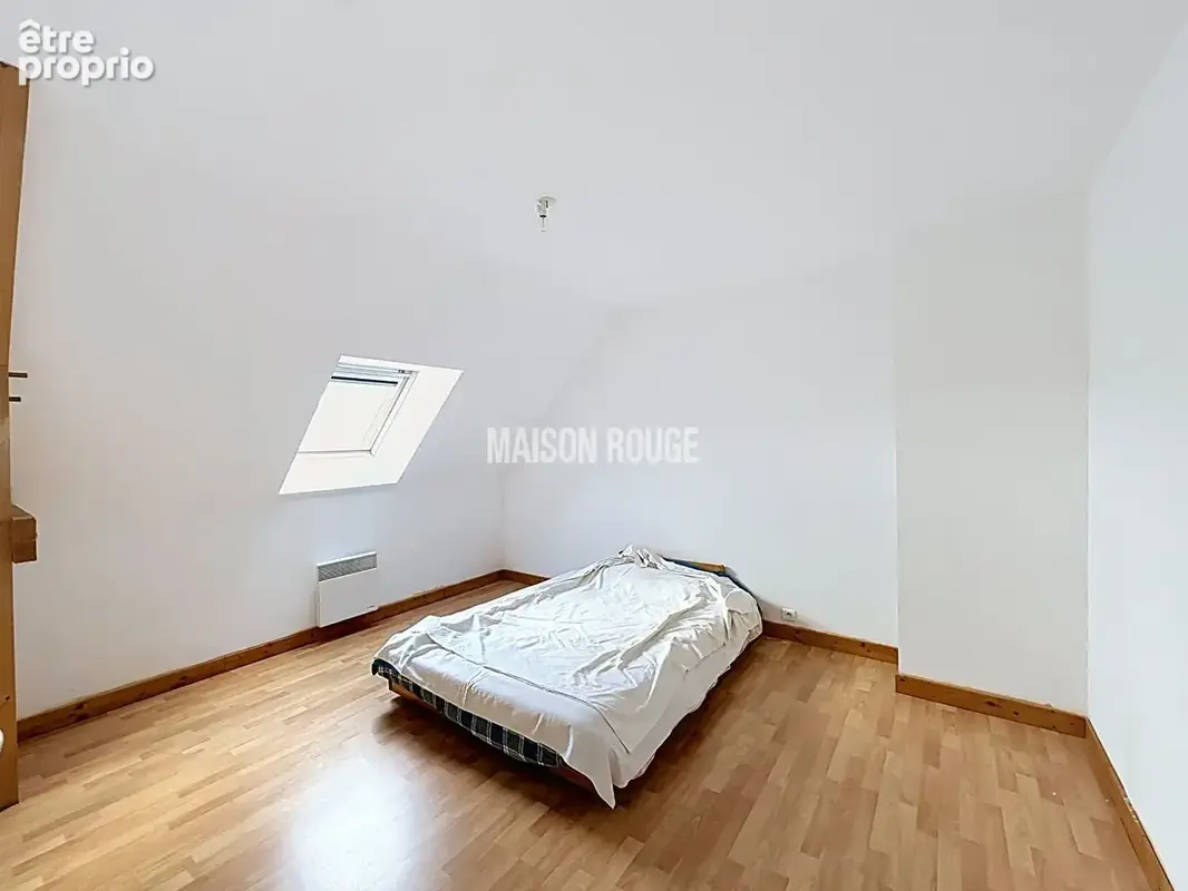 EPINIAC, Maison familiale avec quatre chambres, jardin et garage - photo 11