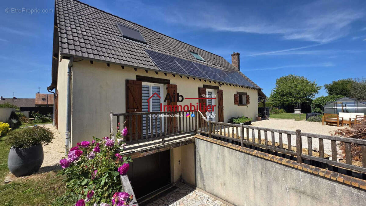 Maison à AUNEAU