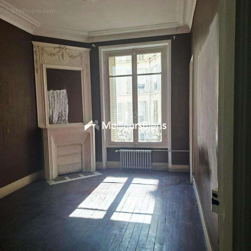 Appartement à PARIS-19E