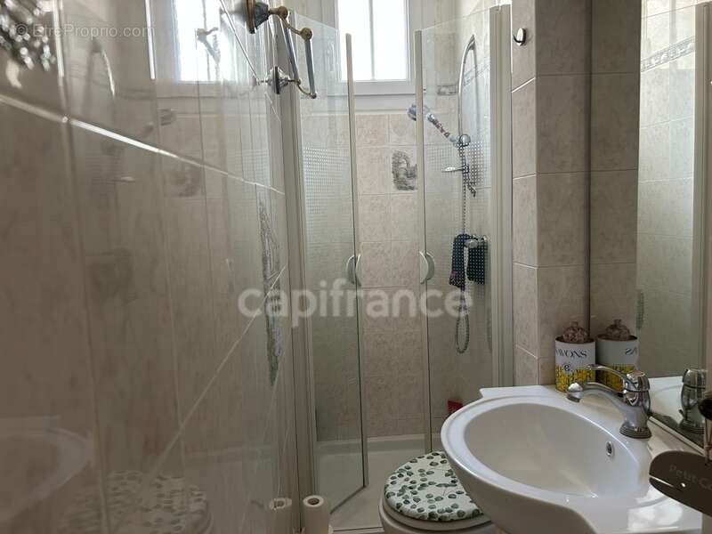 Appartement à COURBEVOIE