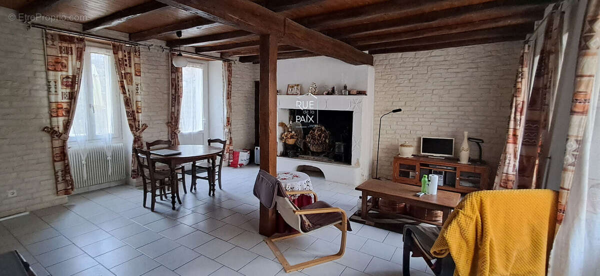 Maison à NEUVILLE-DE-POITOU