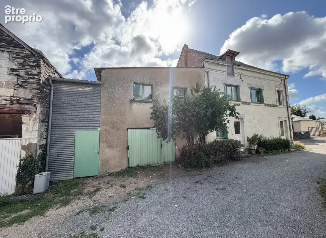 Maison à rénover avec jardin et garage - photo 2