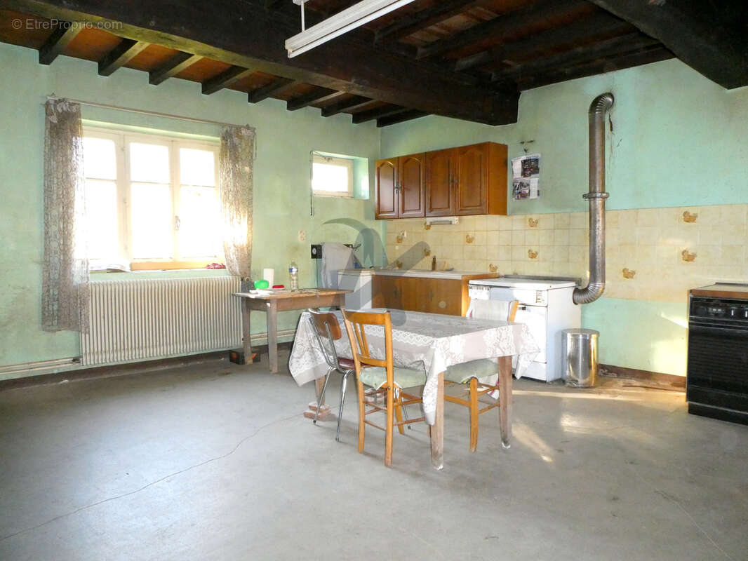 Maison à SAINT-LAURENT-DE-CHAMOUSSET