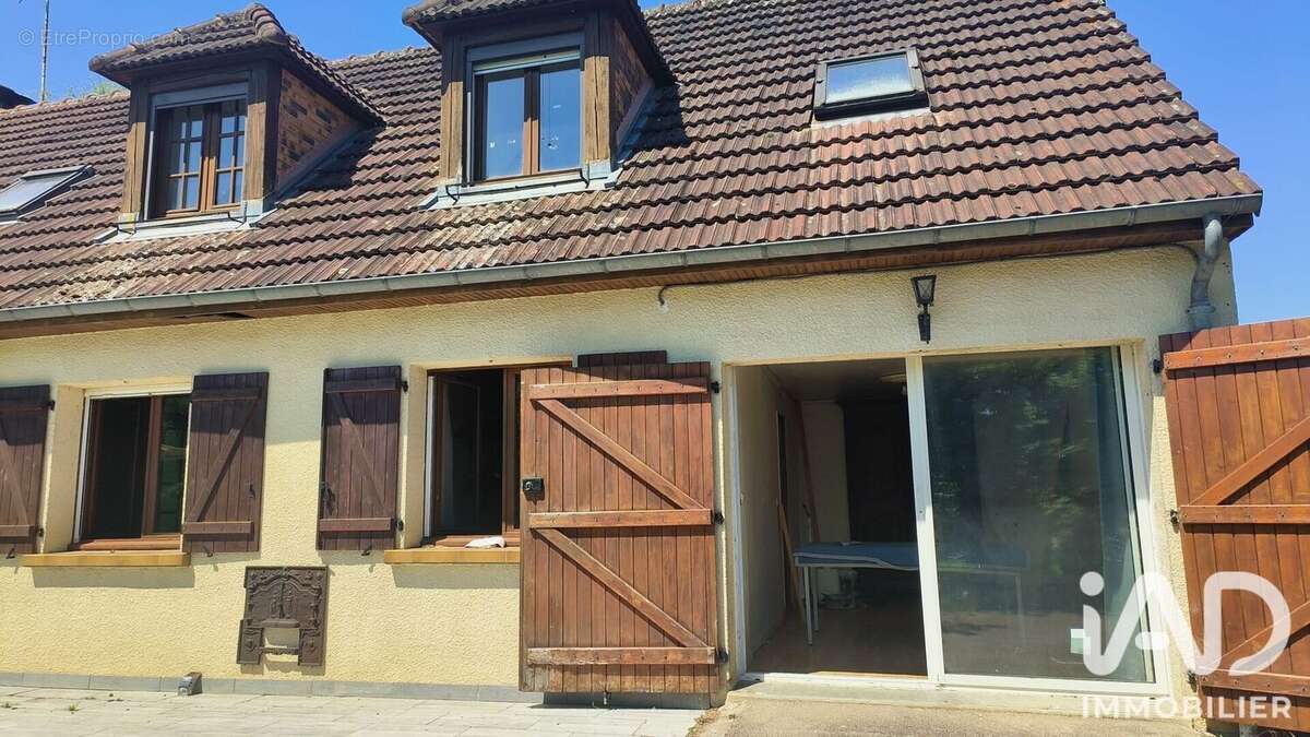 Maison 146 m² à Montceaux-Les-Vaudes  - photo 2